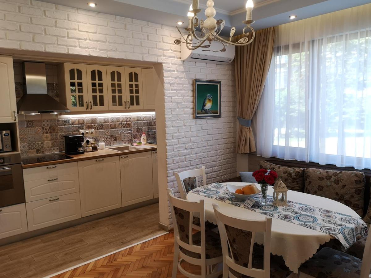 Central Varna Apartment - Lets4Holiday Exterior photo
