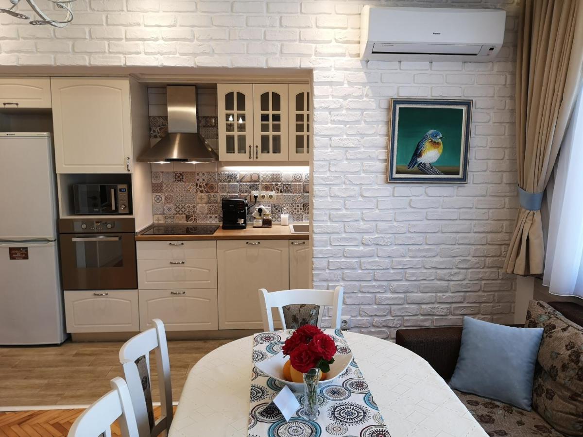 Central Varna Apartment - Lets4Holiday Exterior photo