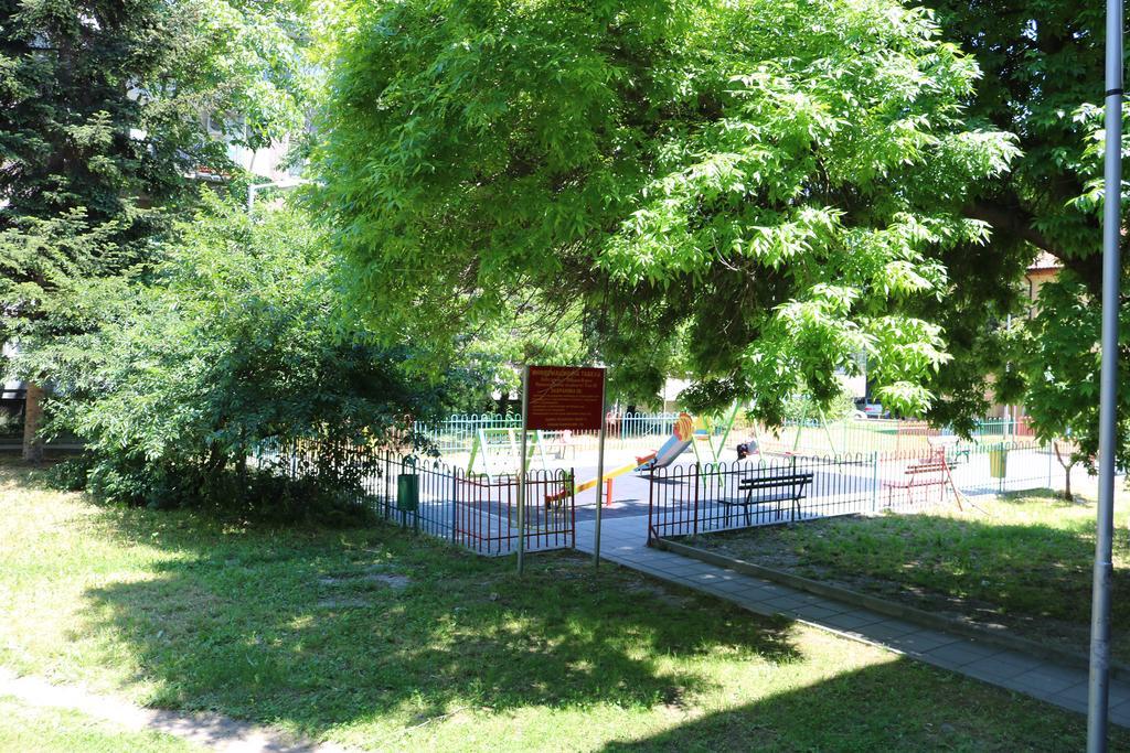 Central Varna Apartment - Lets4Holiday Exterior photo