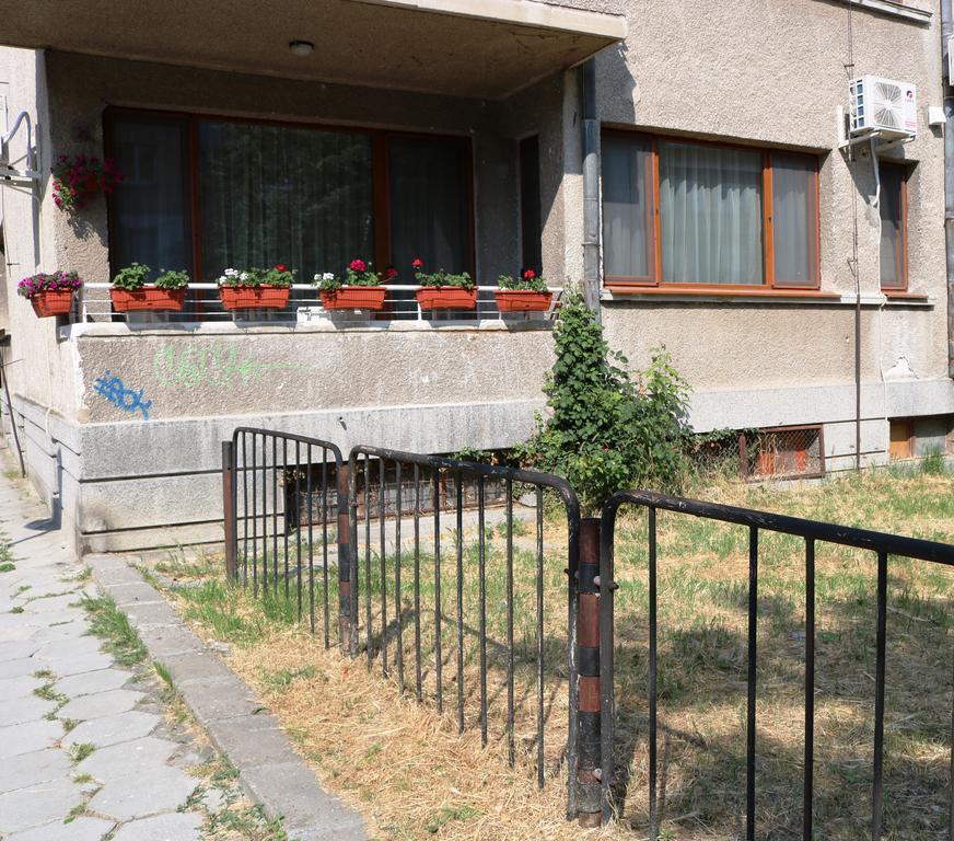 Central Varna Apartment - Lets4Holiday Exterior photo
