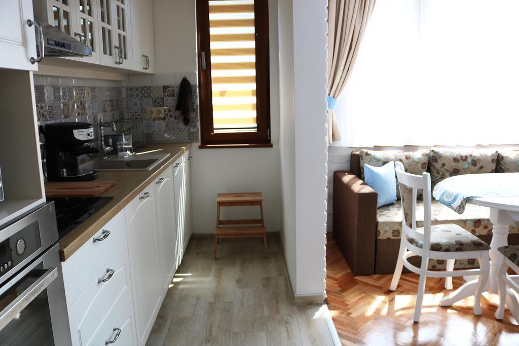 Central Varna Apartment - Lets4Holiday Exterior photo