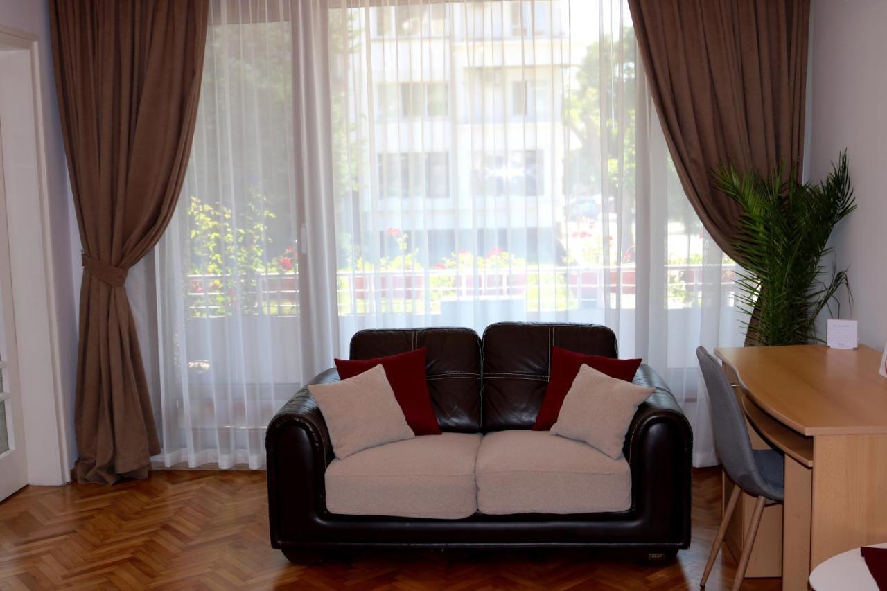 Central Varna Apartment - Lets4Holiday Exterior photo
