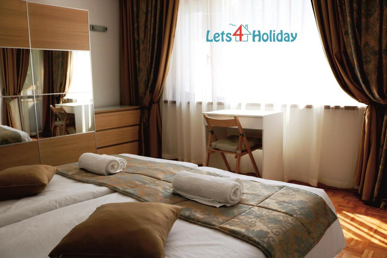 Central Varna Apartment - Lets4Holiday Exterior photo