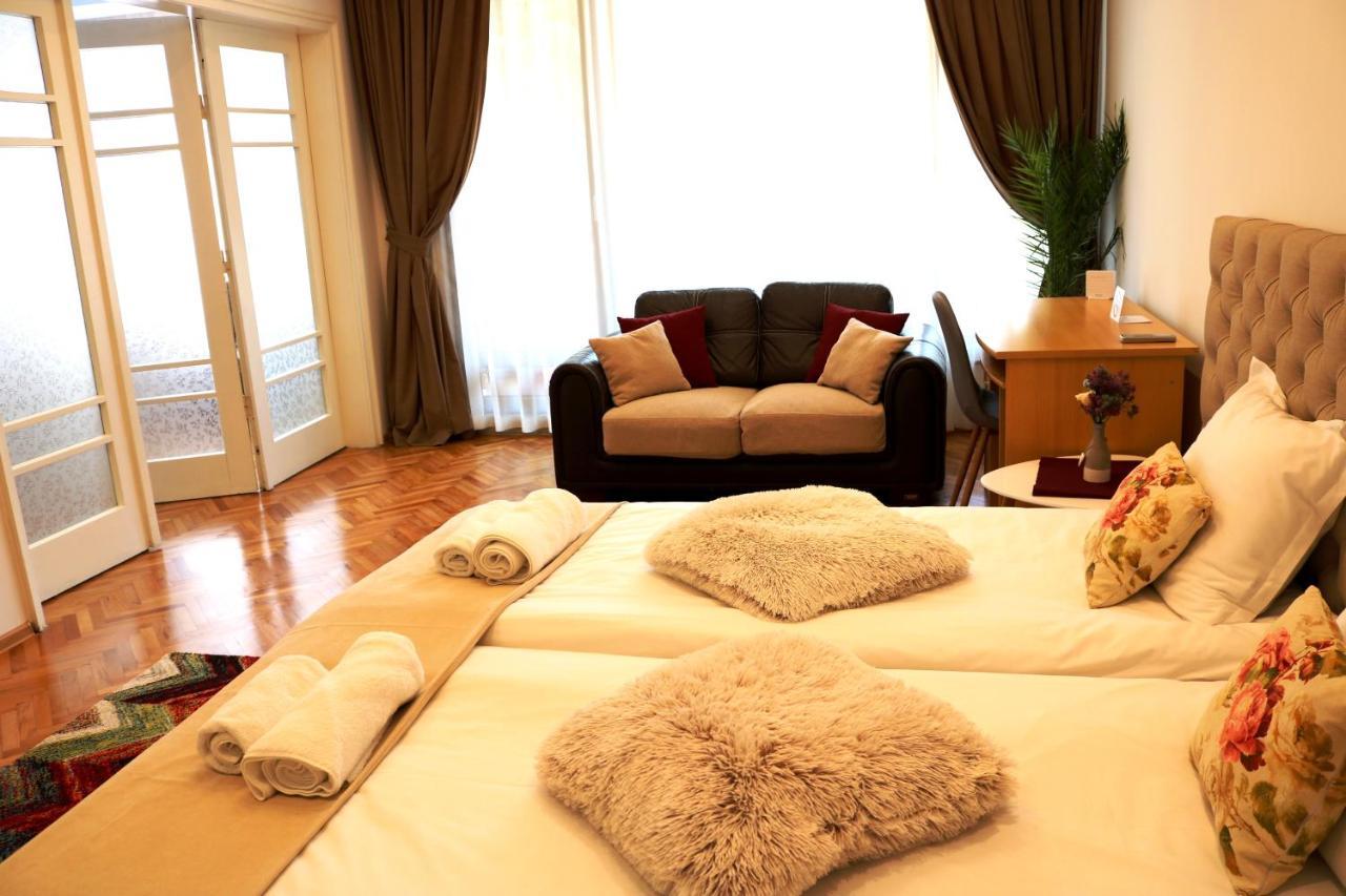 Central Varna Apartment - Lets4Holiday Exterior photo