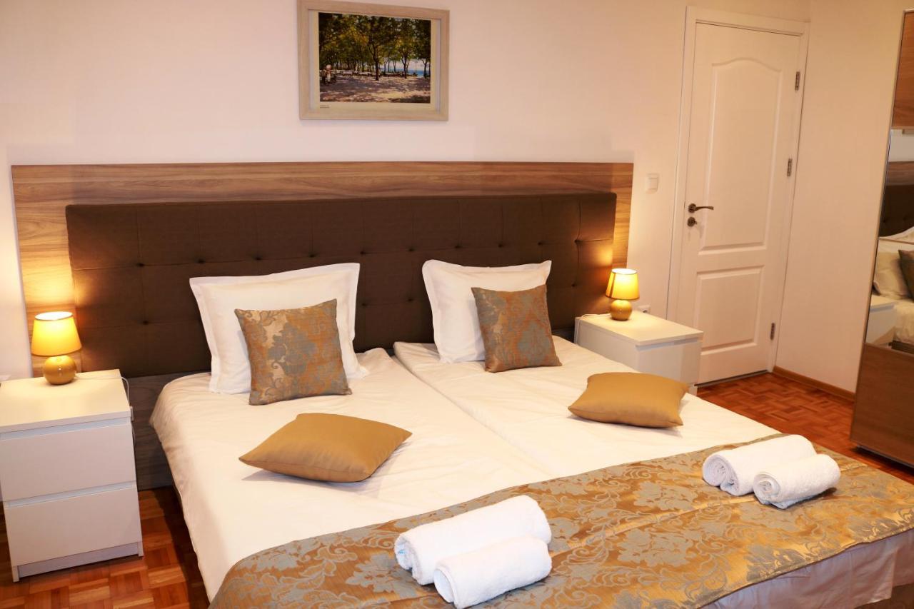 Central Varna Apartment - Lets4Holiday Exterior photo